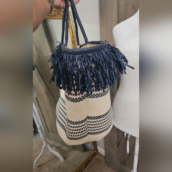 MUDPIE Fringe Straw Tote Navy Stripe. NWT - Picture 13 of 16